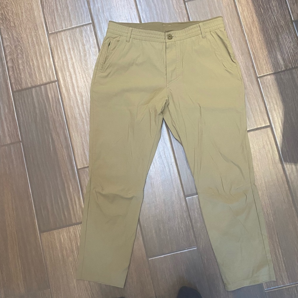 Men's Kuhl Pants in Buckskin Khaki - Straight Fit with tapered leg